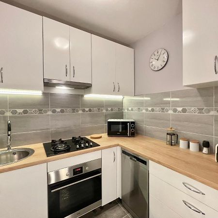 Apartament Przy Atrium, Stacja Metra Rondo Onz وارسو المظهر الخارجي الصورة