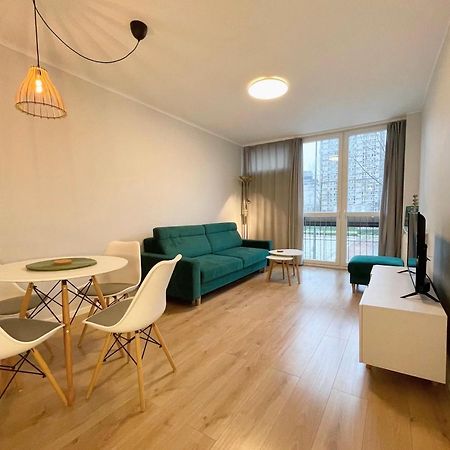 Apartament Przy Atrium, Stacja Metra Rondo Onz وارسو المظهر الخارجي الصورة