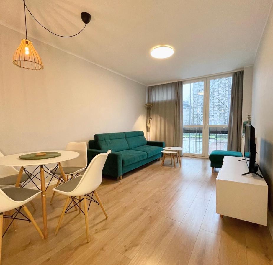Apartament Przy Atrium, Stacja Metra Rondo Onz وارسو المظهر الخارجي الصورة