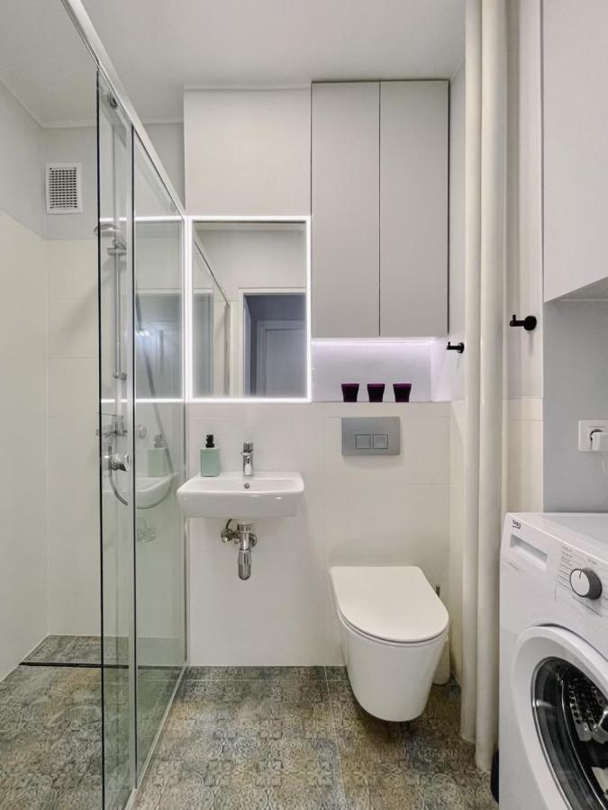 Apartament Przy Atrium, Stacja Metra Rondo Onz وارسو المظهر الخارجي الصورة